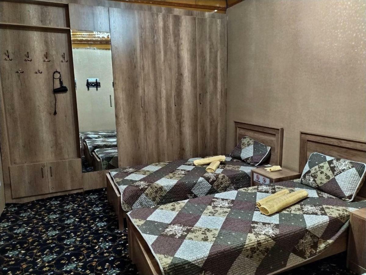 Uvaysiy Family Guest House Marghilon エクステリア 写真